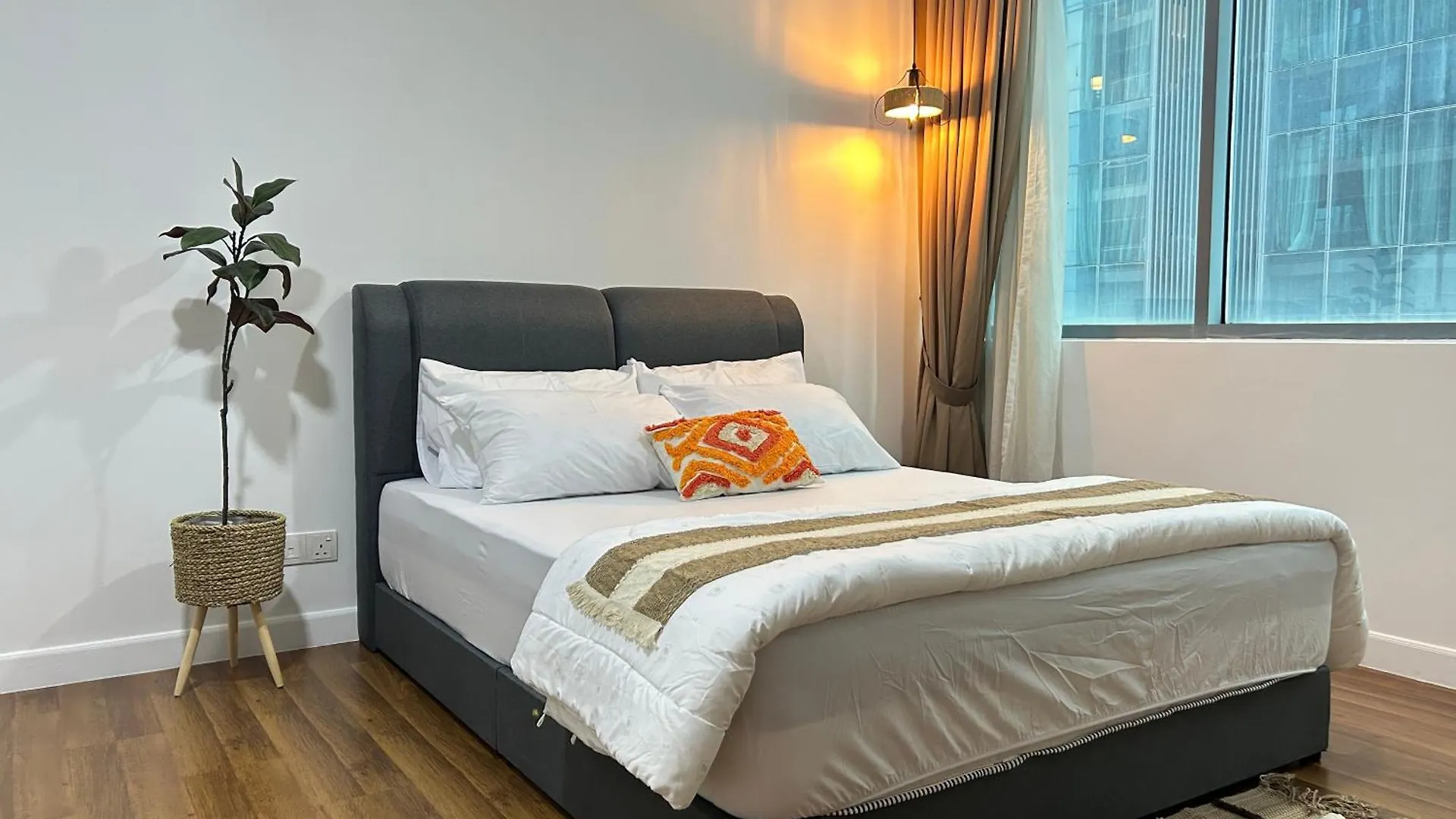 Summer Suites Klcc By Impexia Kuala Lumpur